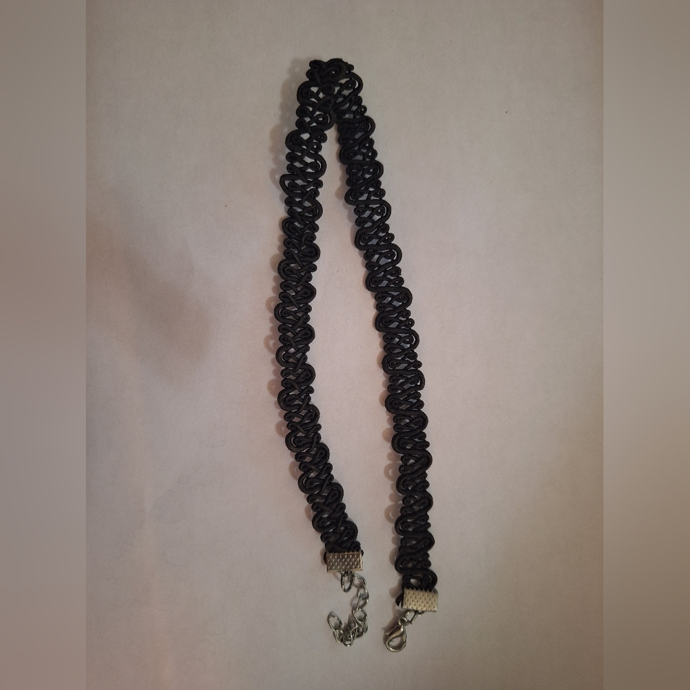 Elegant Black Coiled Necklace